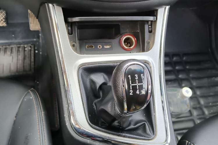 Used Baojun 560 2015 1.8L Manual Elite Edition Gear Lever