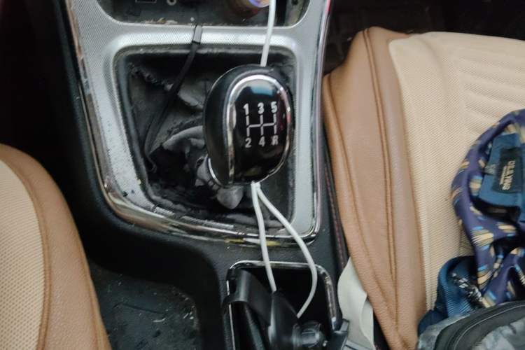 Used Baojun 560 2015 1.8L manual luxury version Gear Lever
