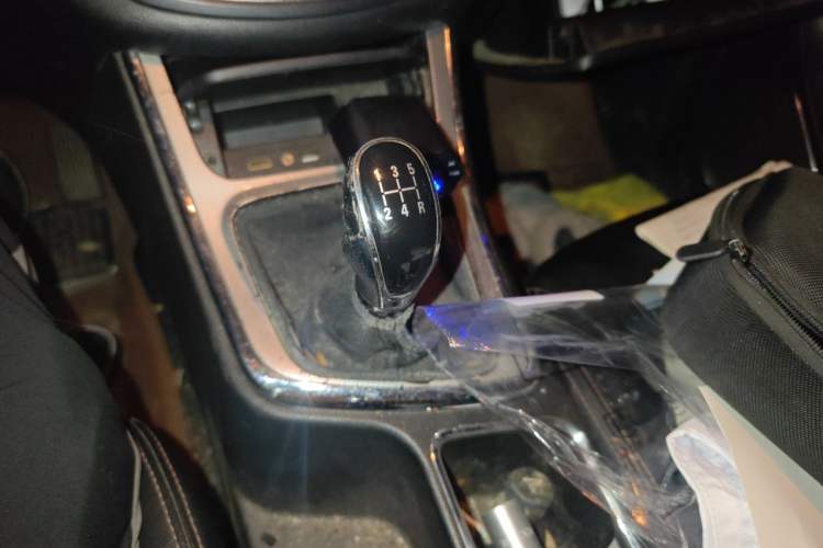 Used Baojun 560 2015 1.8L Manual Elite Edition Gear Lever