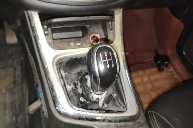 Used Baojun 560 2015 1.8L Manual Elite Edition Gear Lever