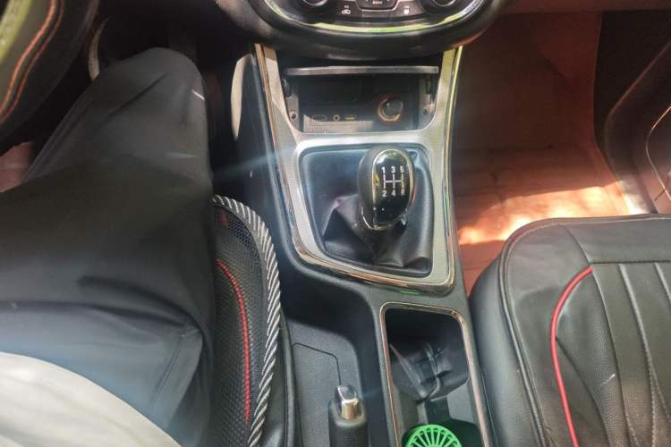 Used Baojun 560 2015 1.8L Manual Elite Edition Gear Lever