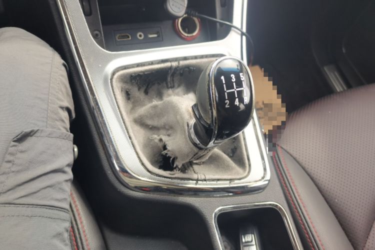 Used Baojun 560 2015 1.8L manual luxury version Gear Lever