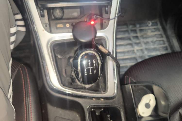 Used Baojun 560 2015 1.8L manual luxury version Gear Lever