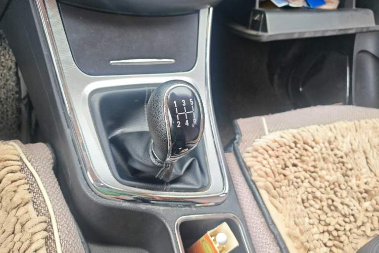 Used Baojun 560 2015 1.8L Manual Elite Edition Gear Lever