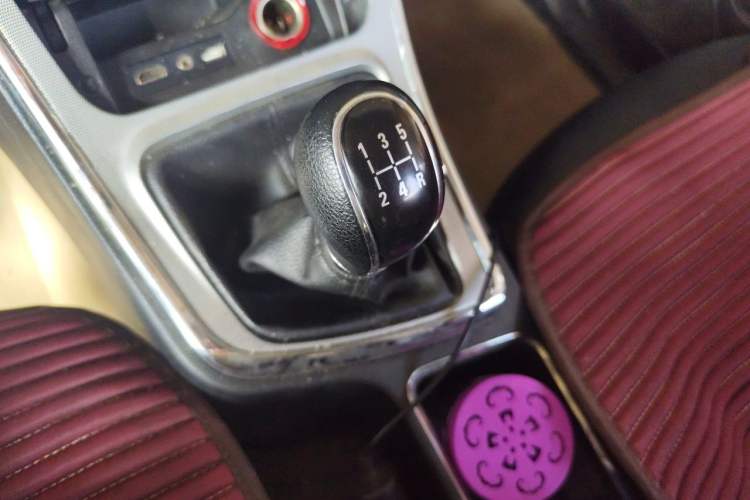 Used Baojun 560 2015 1.8L Manual Elite Edition Gear Lever
