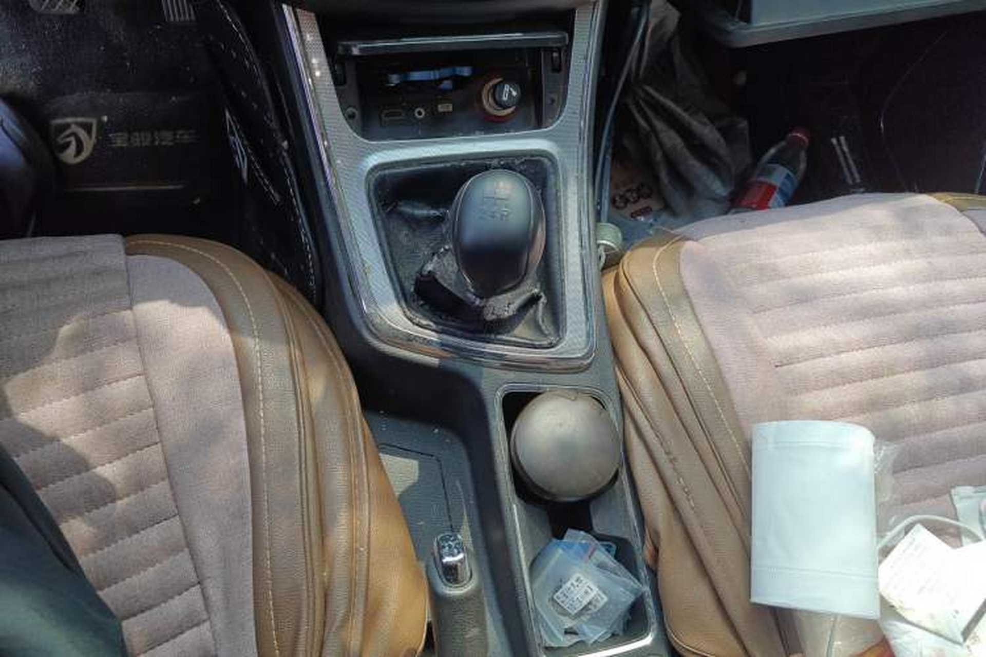 Used Baojun 560 2015 1.8L manual luxury version Gear Lever