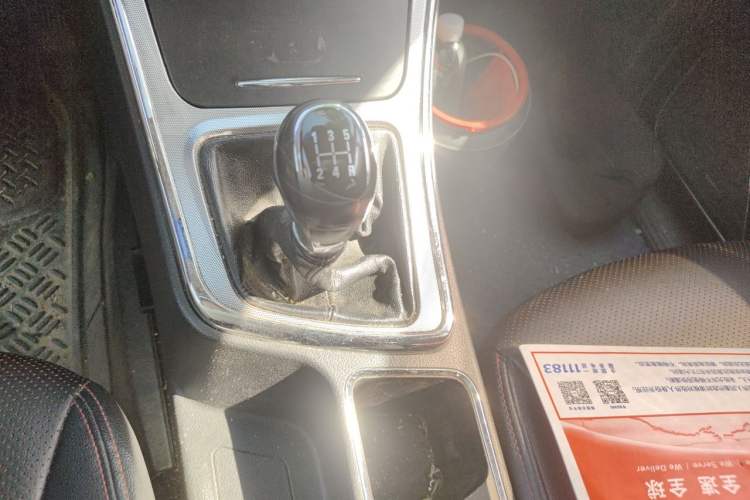 Used Baojun 560 2015 1.8L manual luxury version Gear Lever