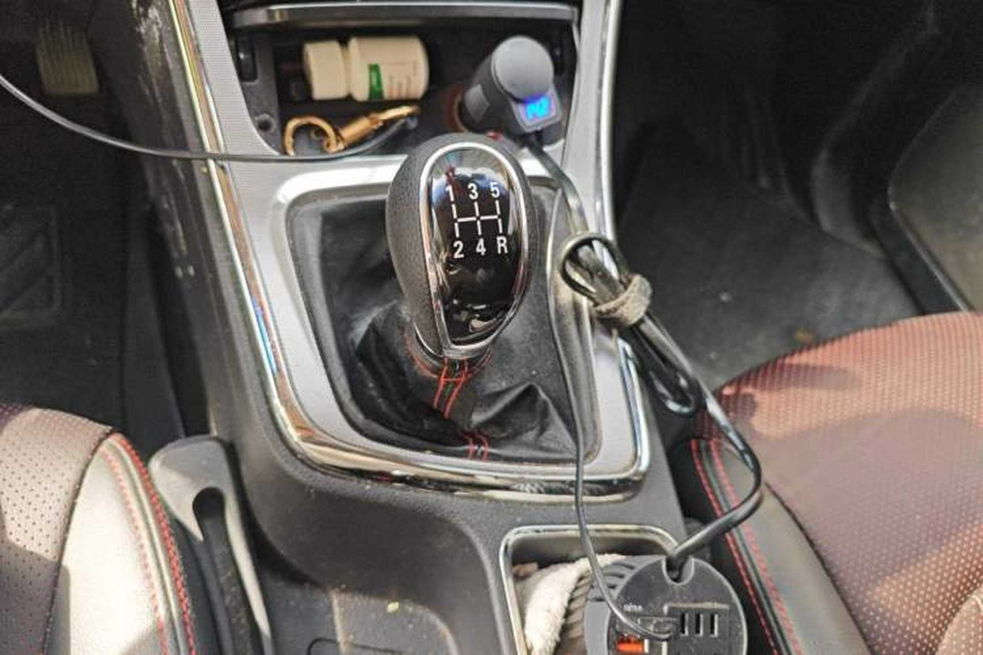 Used Baojun 560 2015 1.8L manual luxury version Gear Lever