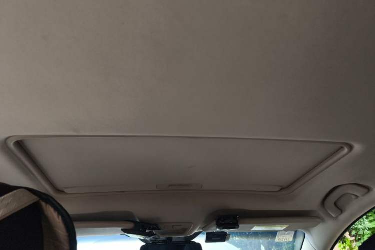 Used Baojun 560 2015 1.8L manual luxury version Headliner