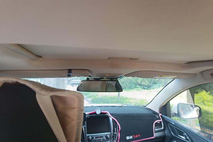 Used Baojun 560 2015 1.8L manual luxury version Headliner