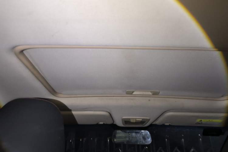 Used Baojun 560 2015 1.8L manual luxury version Headliner