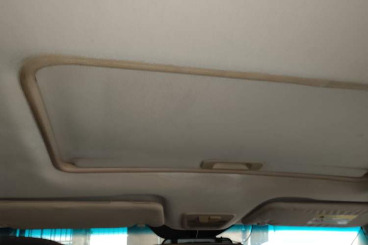 Used Baojun 560 2015 1.8L manual luxury version Headliner