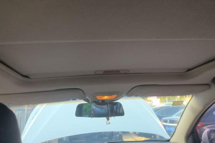 Used Baojun 560 2015 1.8L manual luxury version Headliner