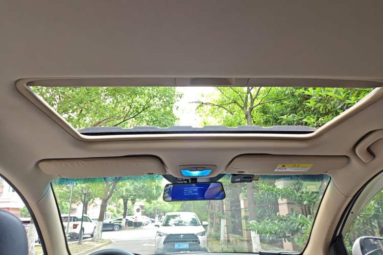 Used Baojun 560 2015 1.8L manual luxury version Headliner