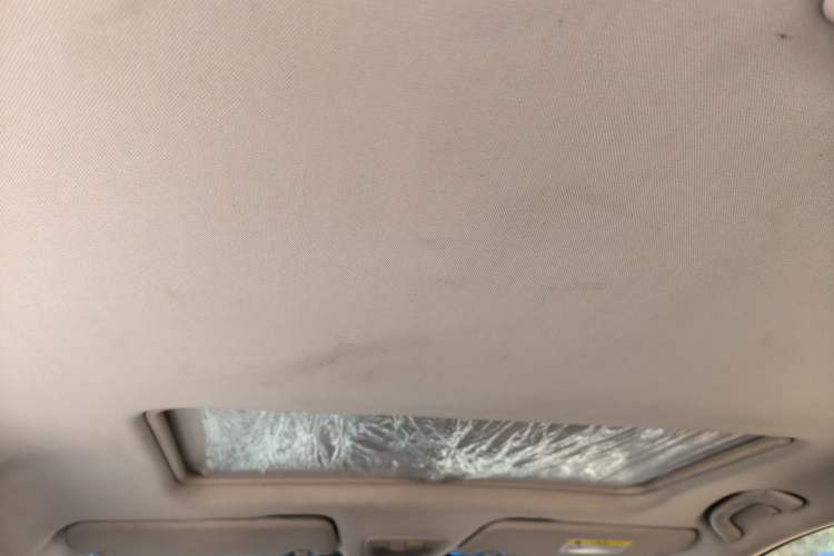 Used Baojun 560 2015 1.8L manual luxury version Headliner