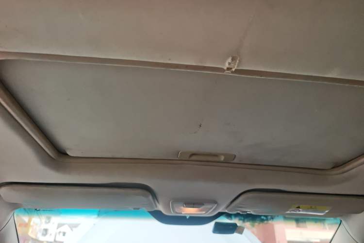 Used Baojun 560 2015 1.8L manual luxury version Headliner