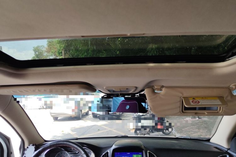 Used Baojun 560 2015 1.8L manual luxury version Headliner