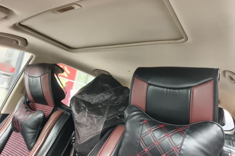 Used Baojun 560 2015 1.8L manual luxury version Headliner