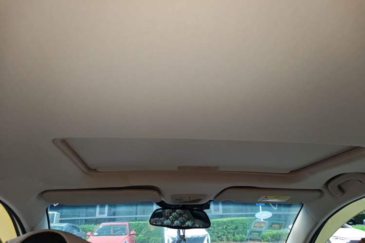 Used Baojun 560 2015 1.8L manual luxury version Headliner