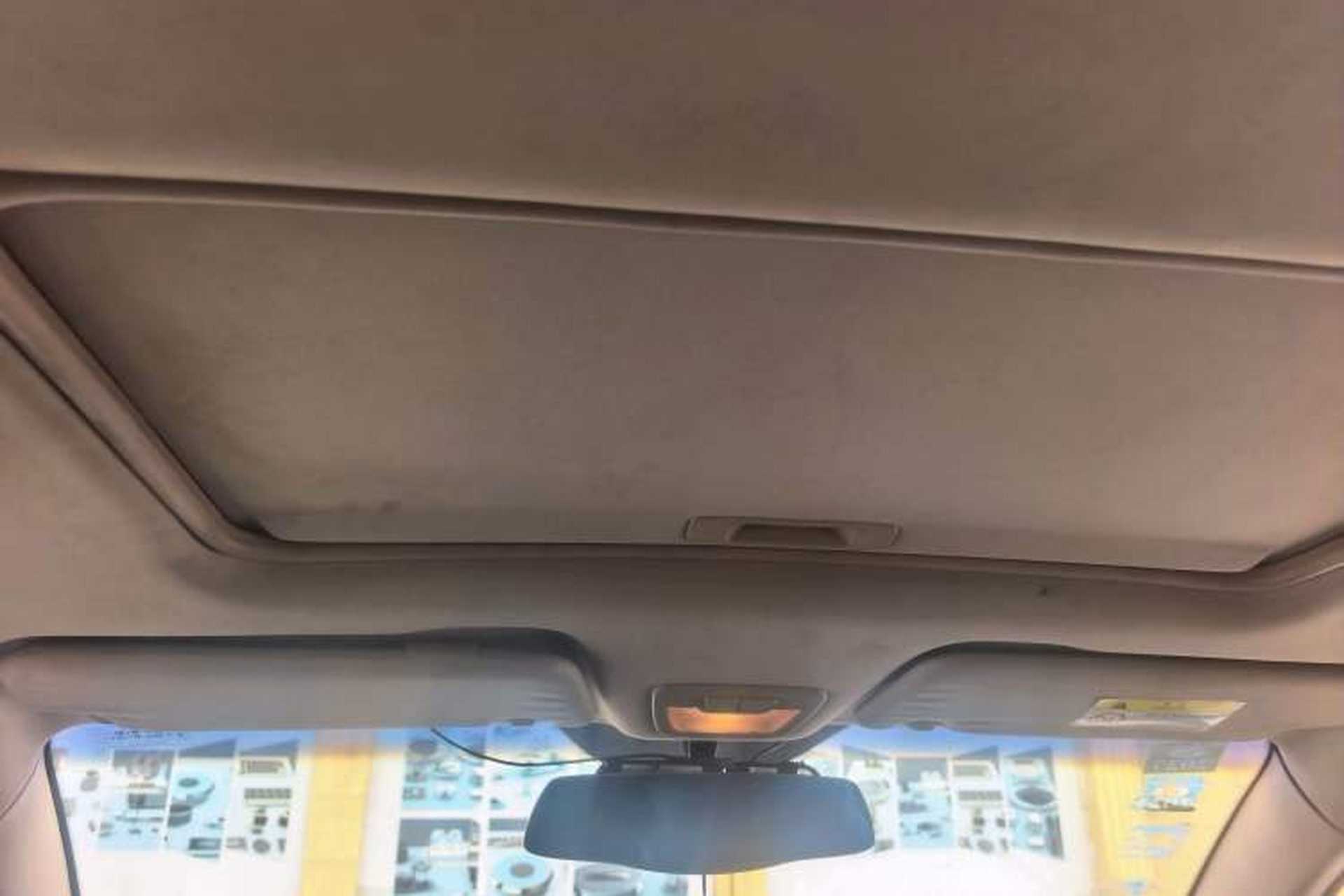Used Baojun 560 2015 1.8L manual luxury version Headliner