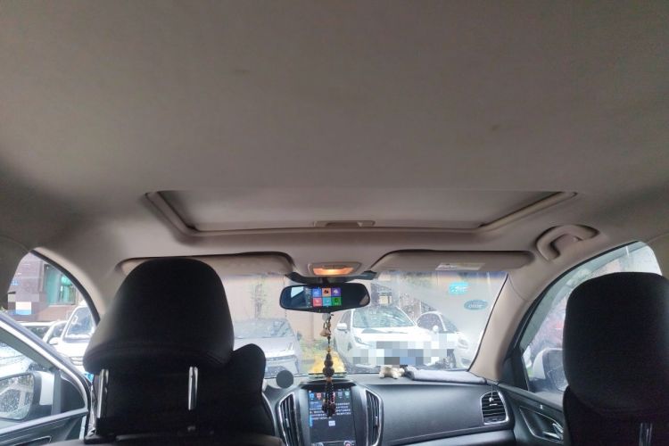 Used Baojun 560 2015 1.8L manual luxury version Headliner