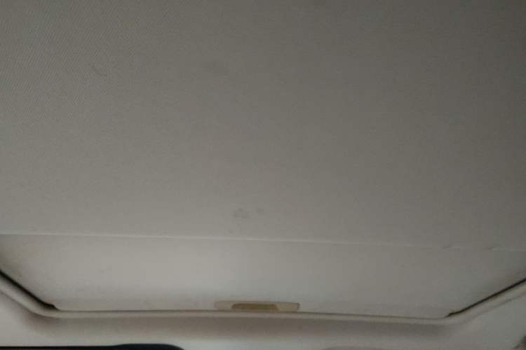 Used Baojun 560 2015 1.8L manual luxury version Headliner