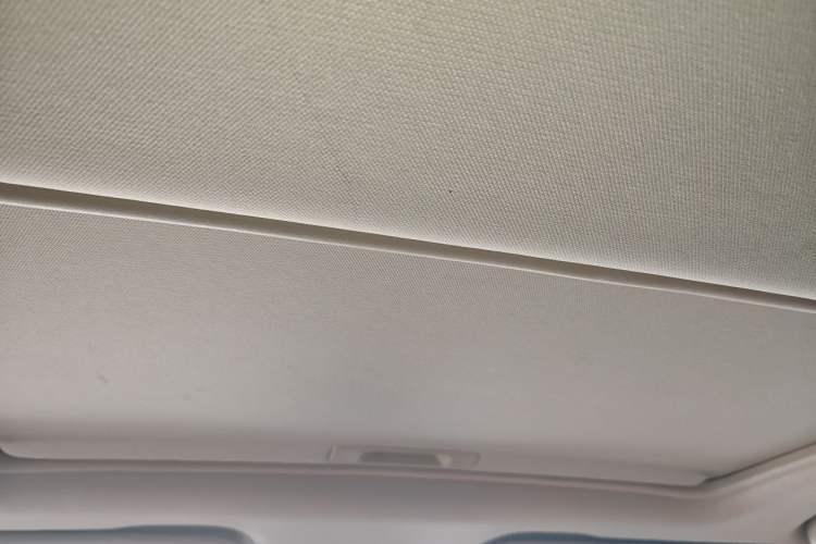 Used Baojun 560 2015 1.8L manual luxury version Headliner