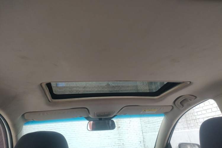 Used Baojun 560 2015 1.8L manual luxury version Headliner
