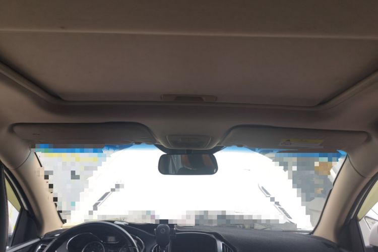 Used Baojun 560 2015 1.8L manual luxury version Headliner