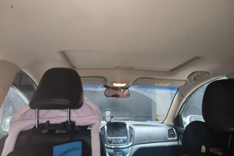 Used Baojun 560 2015 1.8L manual luxury version Headliner