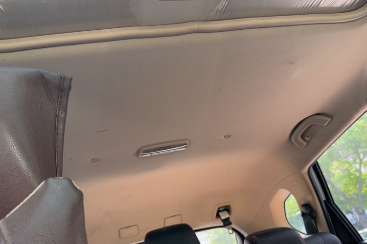 Used Baojun 560 2015 1.8L manual luxury version Headliner