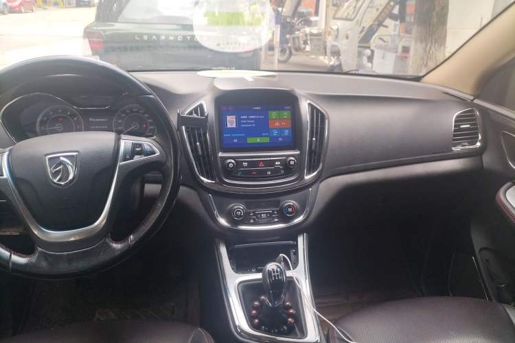 Used Baojun 560 2015 1.8L manual luxury version Headliner