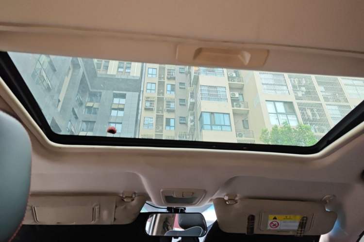 Used Baojun 560 2015 1.8L manual luxury version Headliner