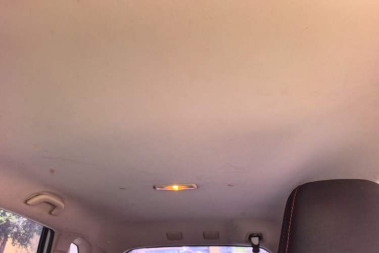 Used Baojun 560 2015 1.8L manual Comfort trim level Headliner