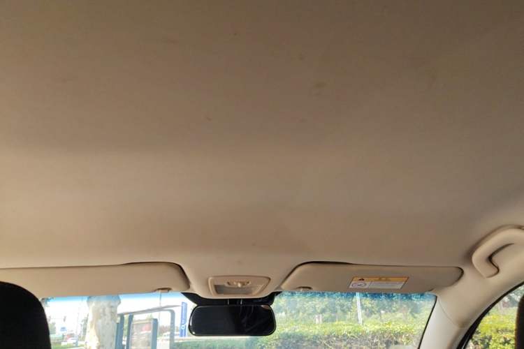 Used Baojun 560 2015 1.8L manual Comfort trim level Headliner