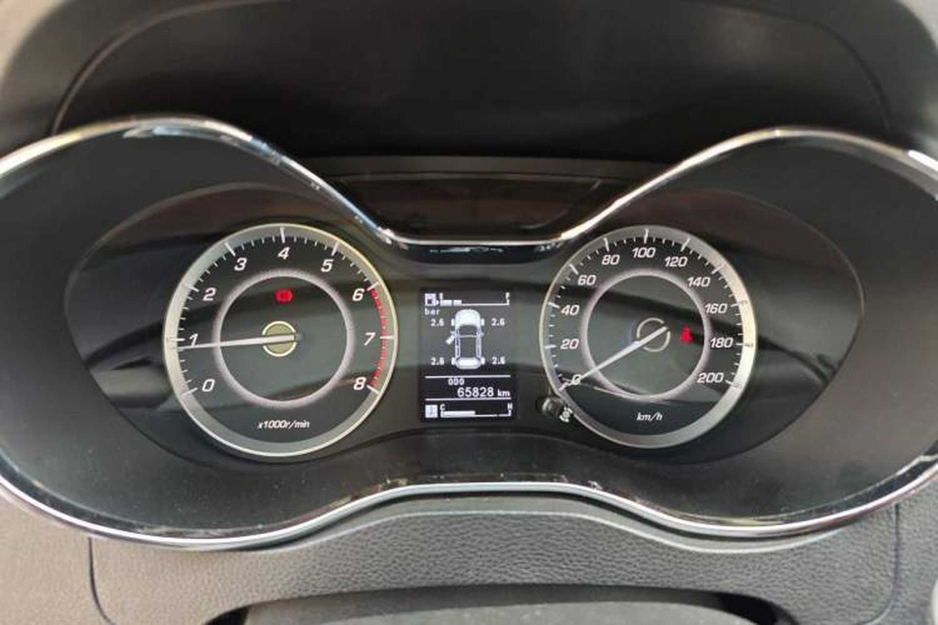 Used Baojun 560 2015 1.8L manual luxury version Instrument Cluster