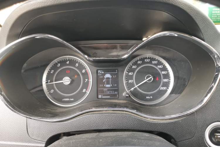 Used Baojun 560 2015 1.8L manual luxury version Instrument Cluster