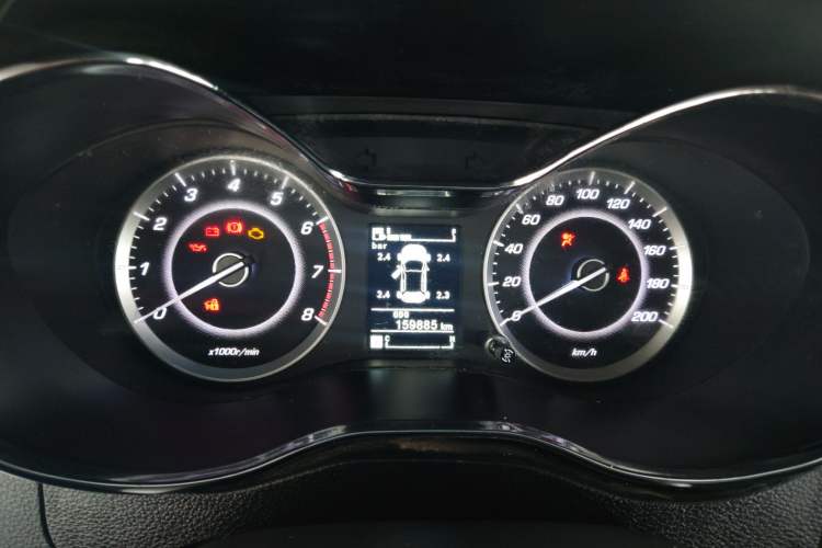 Used Baojun 560 2015 1.8L manual luxury version Instrument Cluster