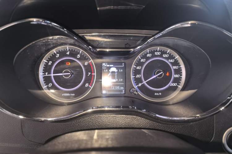 Used Baojun 560 2015 1.8L manual luxury version Instrument Cluster