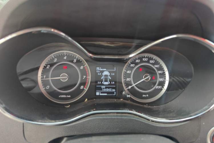 Used Baojun 560 2015 1.8L manual luxury version Instrument Cluster