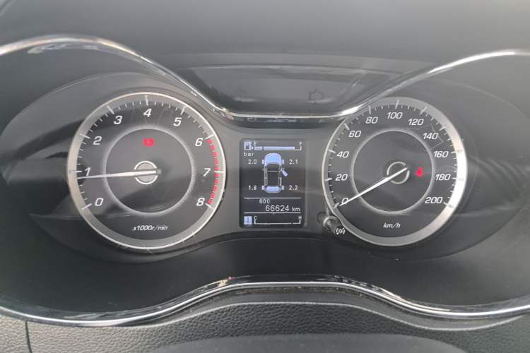 Used Baojun 560 2015 1.8L manual luxury version Instrument Cluster