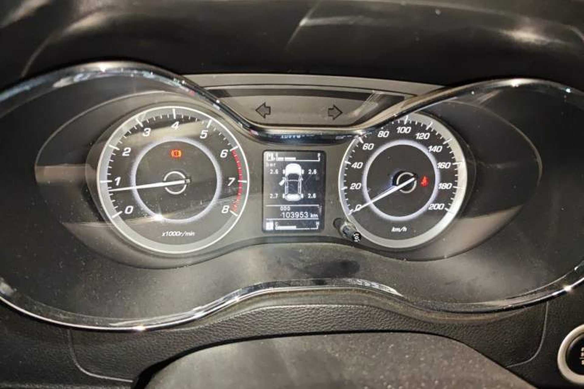 Used Baojun 560 2015 1.8L manual luxury version Instrument Cluster