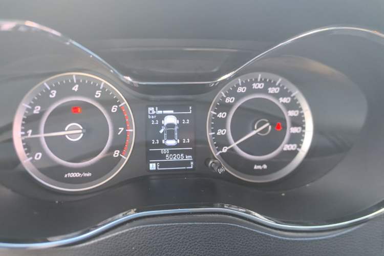 Used Baojun 560 2015 1.8L manual luxury version Instrument Cluster
