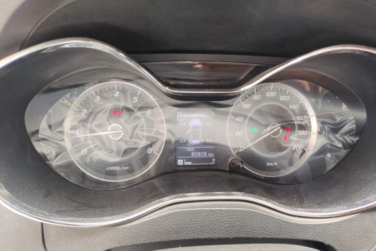 Used Baojun 560 2015 1.8L manual luxury version Instrument Cluster