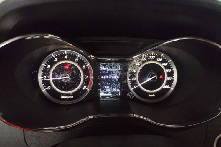 Used Baojun 560 2015 1.8L manual luxury version Instrument Cluster