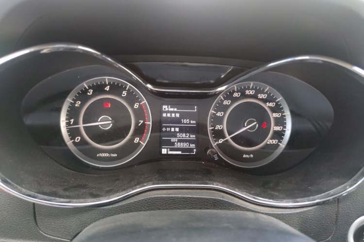 Used Baojun 560 2015 1.8L manual luxury version Instrument Cluster