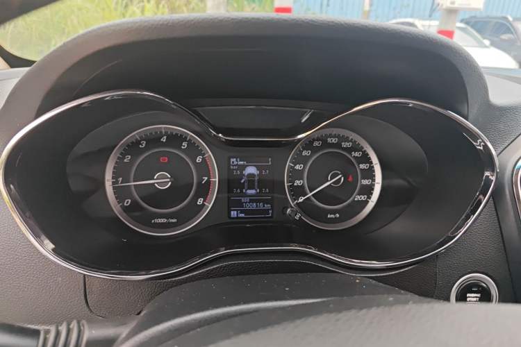 Used Baojun 560 2015 1.8L manual luxury version Instrument Cluster