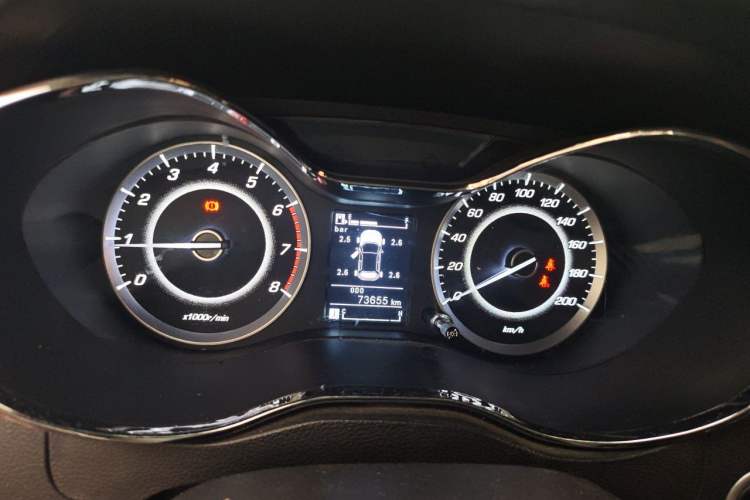 Used Baojun 560 2015 1.8L manual luxury version Instrument Cluster