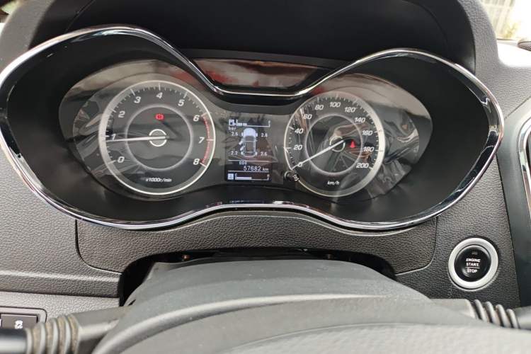Used Baojun 560 2015 1.8L manual luxury version Instrument Cluster