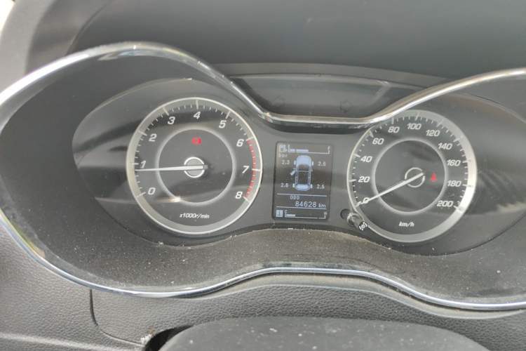 Used Baojun 560 2015 1.8L manual luxury version Instrument Cluster